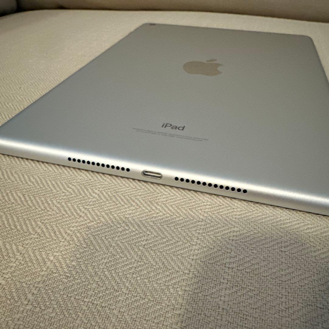 【ラピッド】Apple iPad シルバー　本体　第6世代　32G