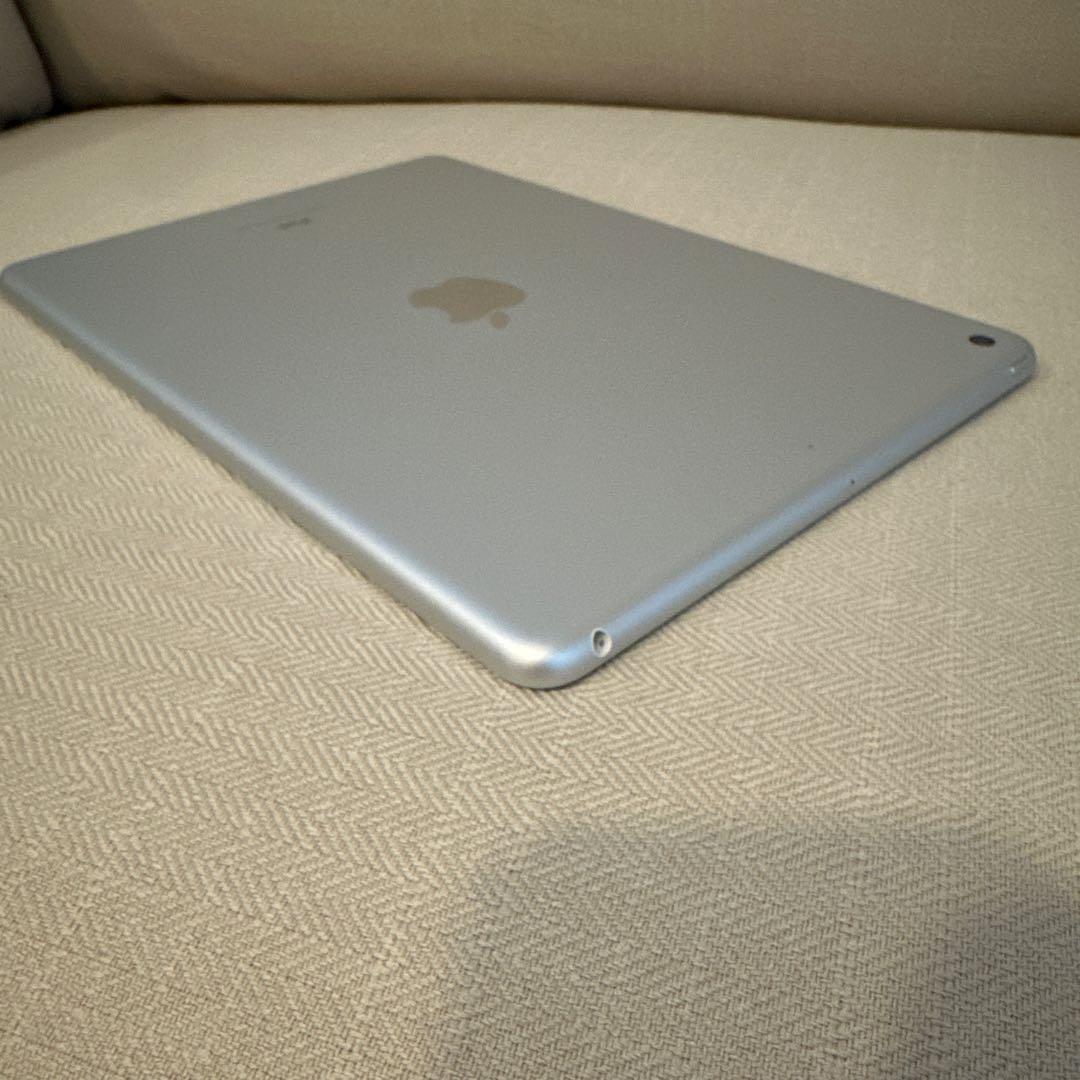 【ラピッド】Apple iPad シルバー　本体　第6世代　32G