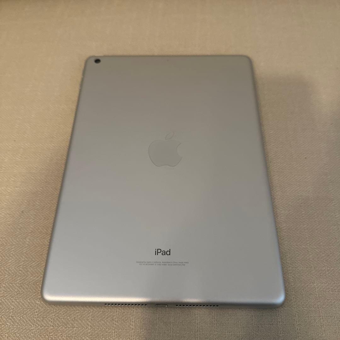 【ラピッド】Apple iPad シルバー　本体　第6世代　32G