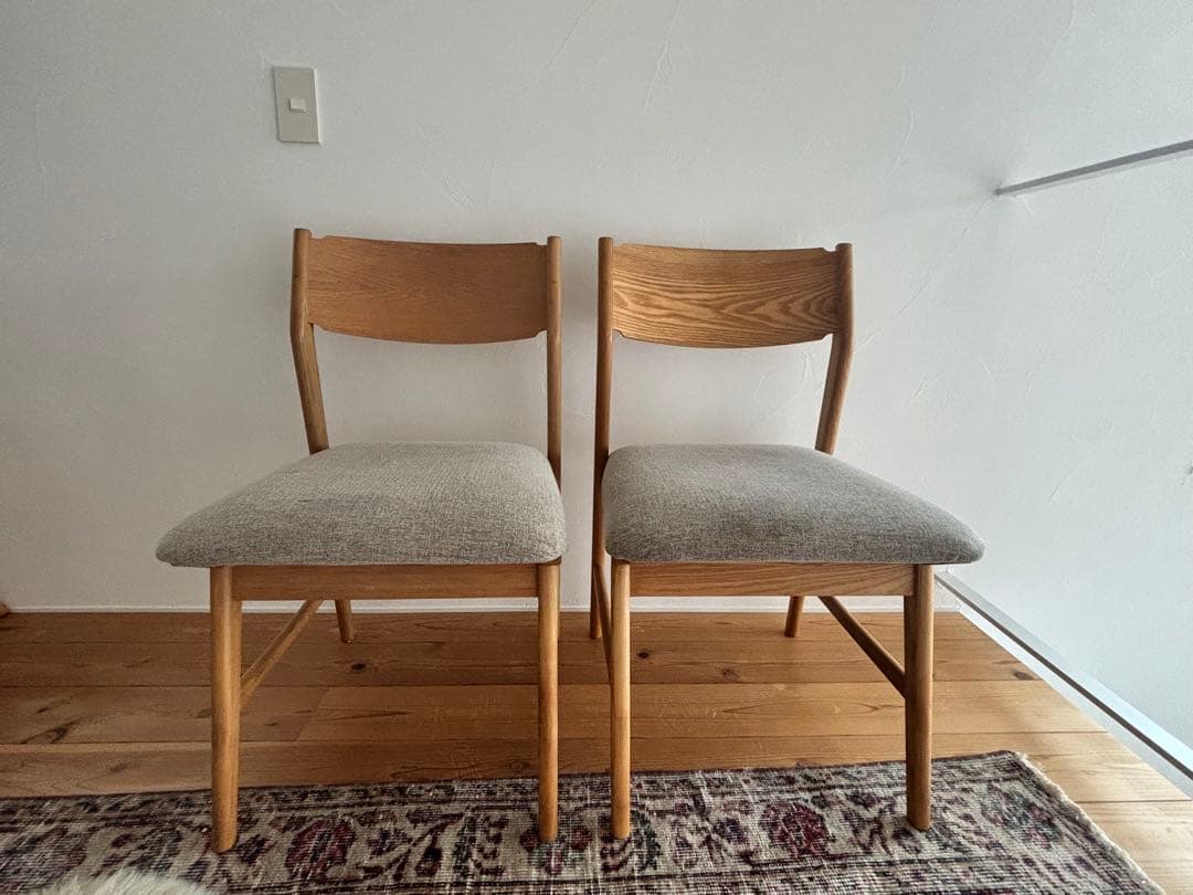 【デデステステデン】unico SIGNEシリーズ　ダイニングチェア