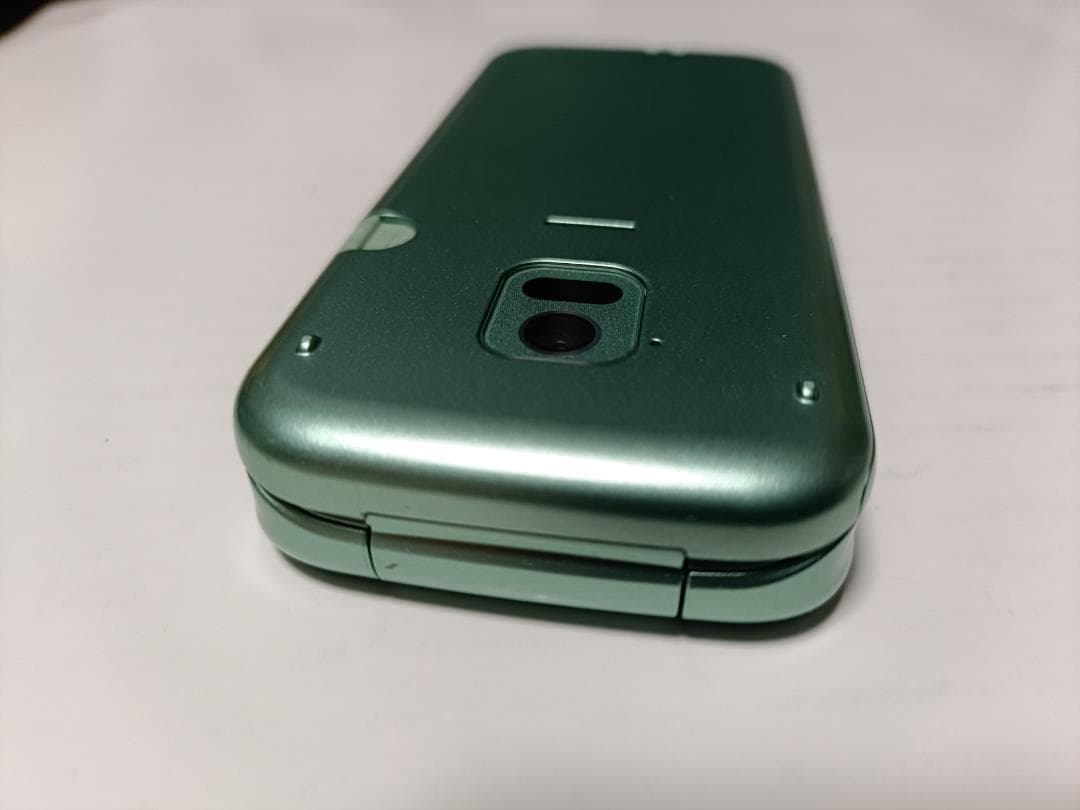 ☆docomo らくらくホン F-02J ミントグリーン