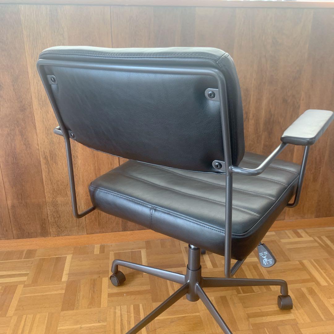 【匿名配送&送料込み】CRASH GATE デスクチェア 椅子 ブラック