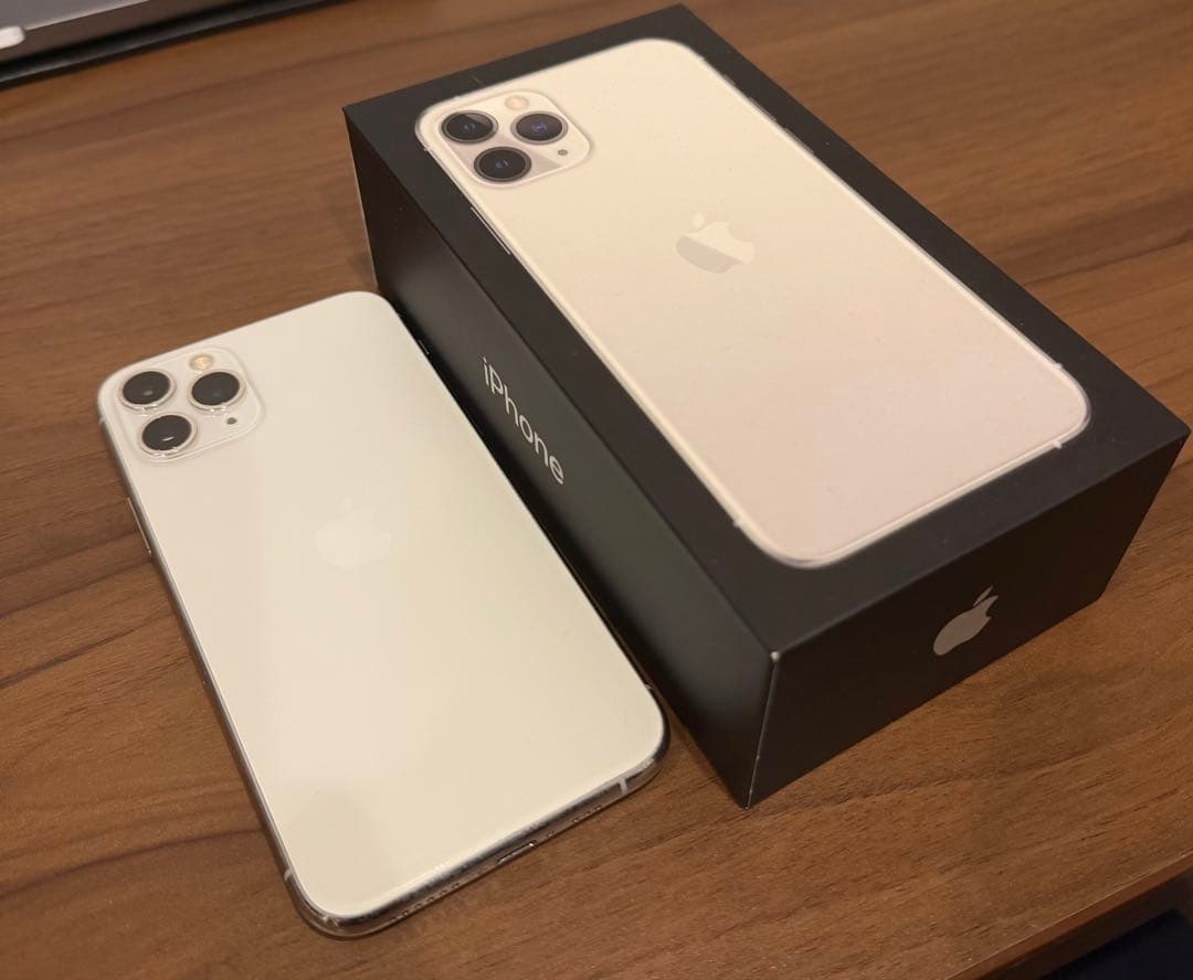 【美品】iPhone 11 Pro 256GB シルバー（動作品）