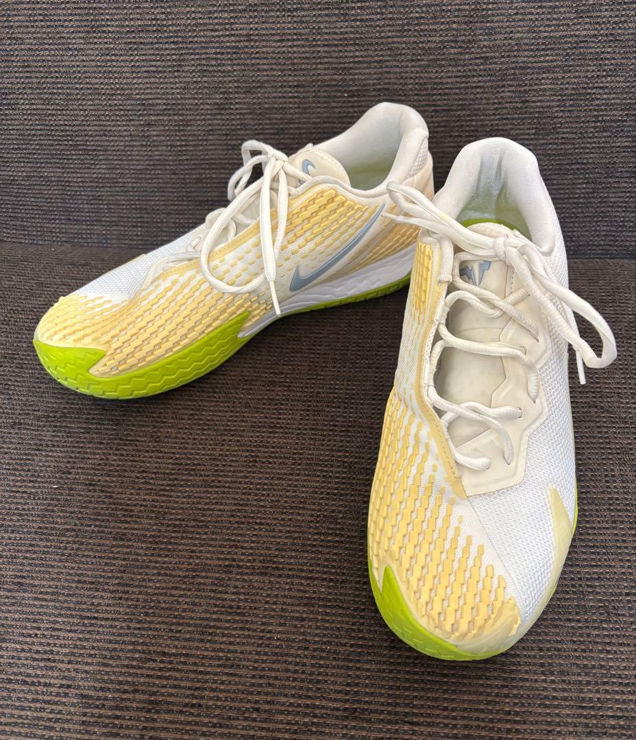 タイムセール1/12まで ナイキ テニスシューズ ナダル ホワイト/イエロー