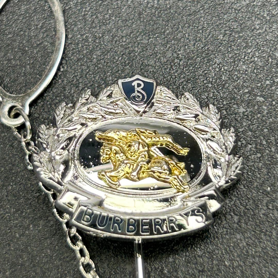 極美品　バーバリー　シルバーにゴールドホースロゴ　ラペルピン　ピンブローチ