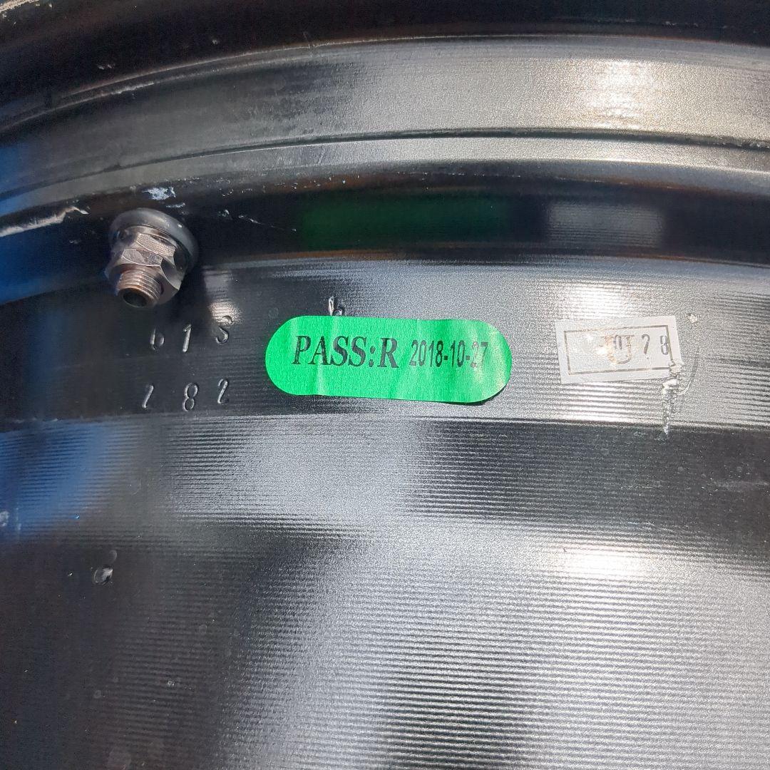 アーバンスポーツ ４本 ハイエース 送料込み可能