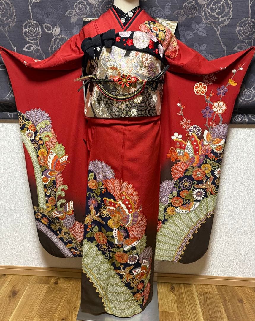 正絹振袖フルセット★金駒刺繍★舞蝶花紋様★絞り加工