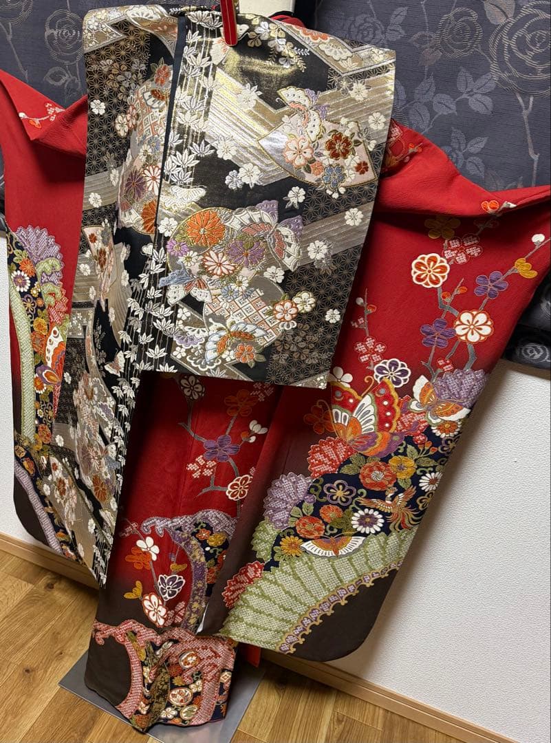 正絹振袖フルセット★金駒刺繍★舞蝶花紋様★絞り加工