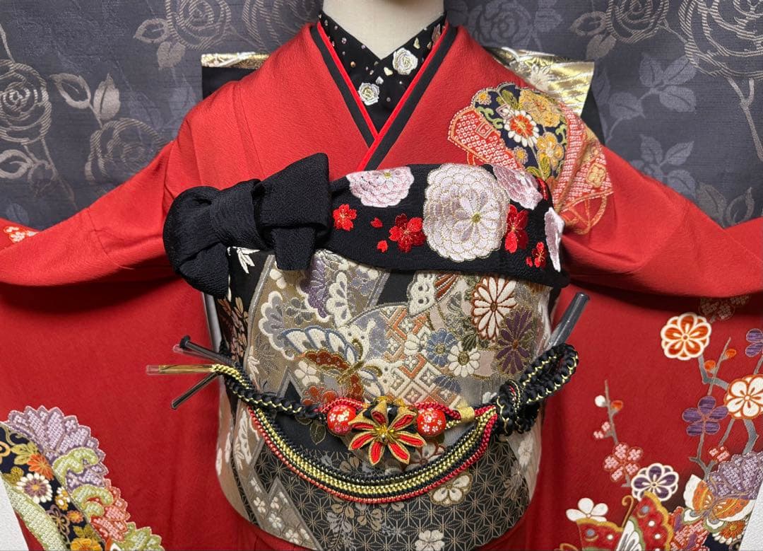 正絹振袖フルセット★金駒刺繍★舞蝶花紋様★絞り加工