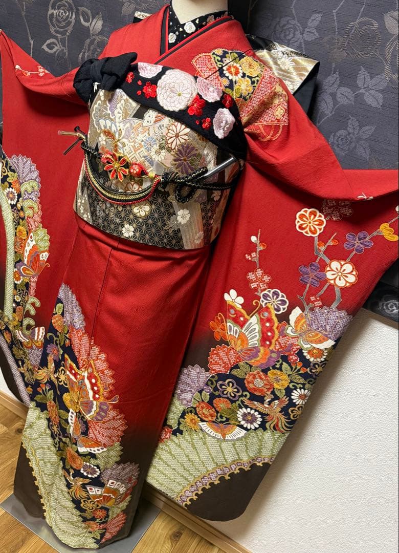 正絹振袖フルセット★金駒刺繍★舞蝶花紋様★絞り加工