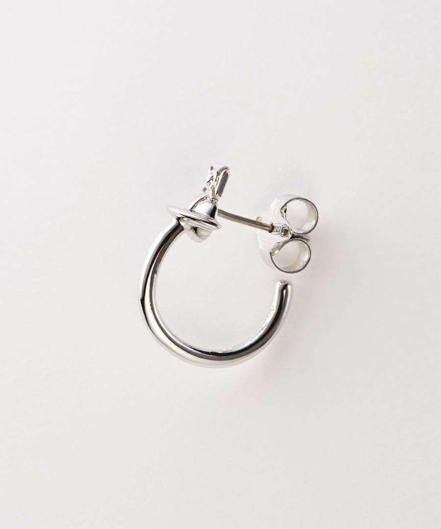 MAN VERA シングルフープピアスVivienne Westwood