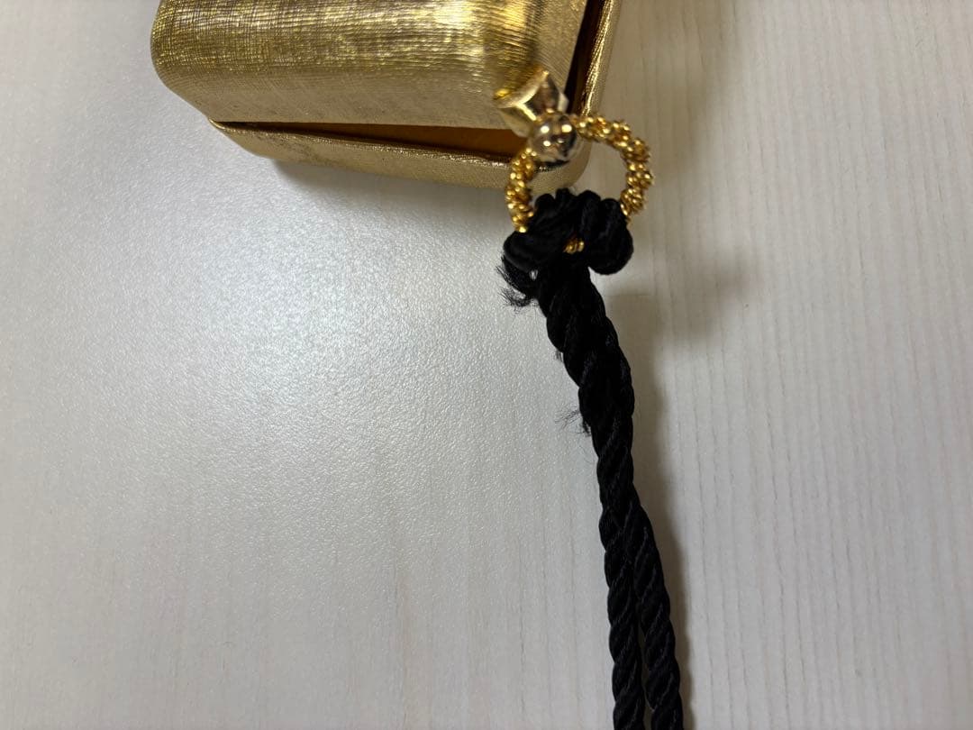 【美品・袋付き】ELIZABETH ARDEN のクラッチバッグ