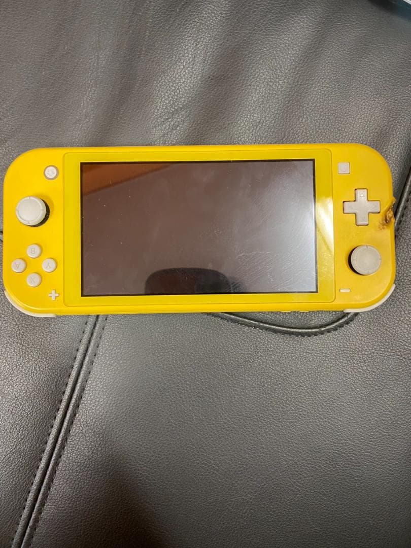 Nintendo Switch Lite イエロー 焦げ跡あり