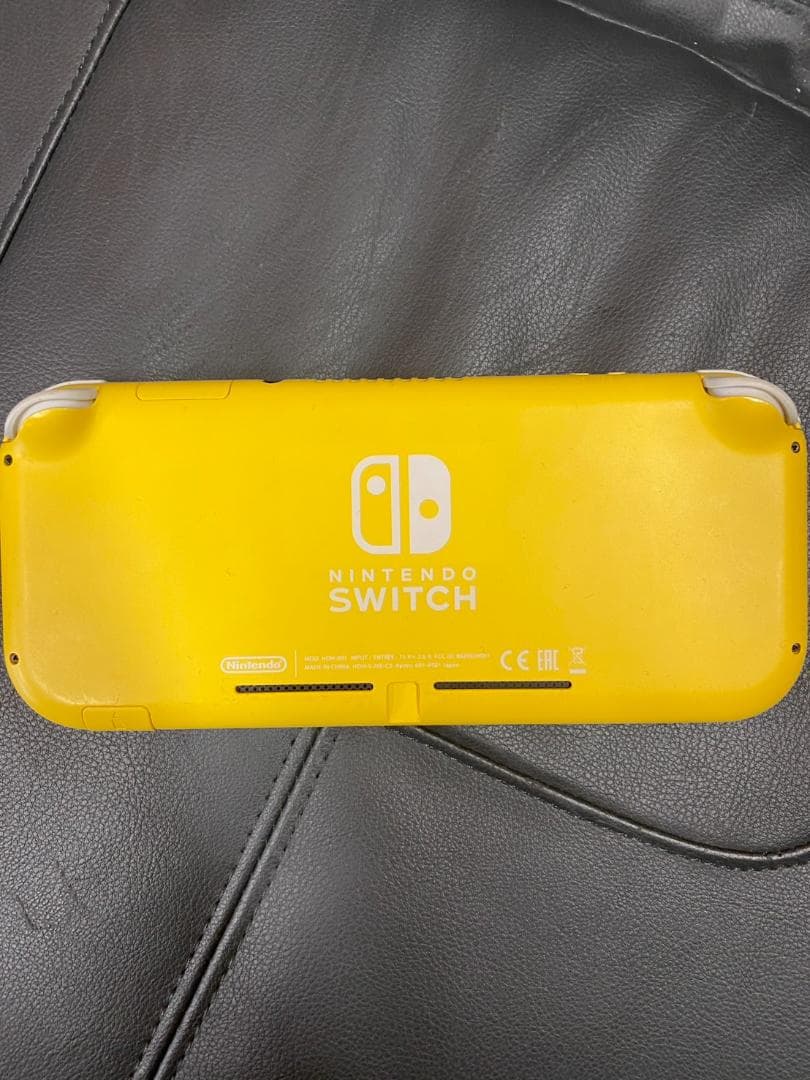 Nintendo Switch Lite イエロー 焦げ跡あり