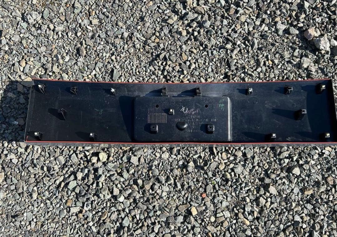 新品　デリカD5 リアガーニッシュ　5817a205 リアバンパー