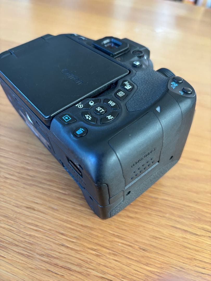 Canon EOS Kiss X18i カメラ　ボディ本体【ジャンク品扱い】