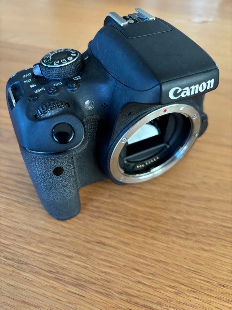 Canon EOS Kiss X18i カメラ　ボディ本体【ジャンク品扱い】