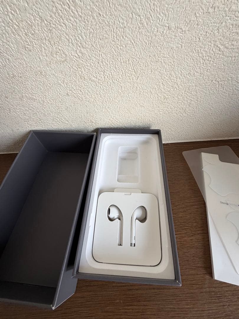 iPhone 8スペースグレー　64GB