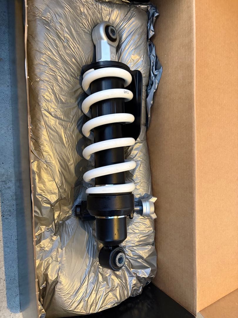 Rninet 純正リヤサスペンション 新車取外し