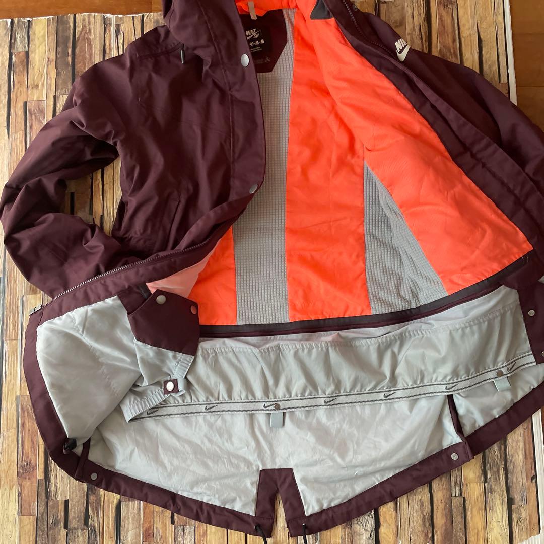 スノー仕様のNIKE SBジャケットHUDSON PARKAナイキSB(M)