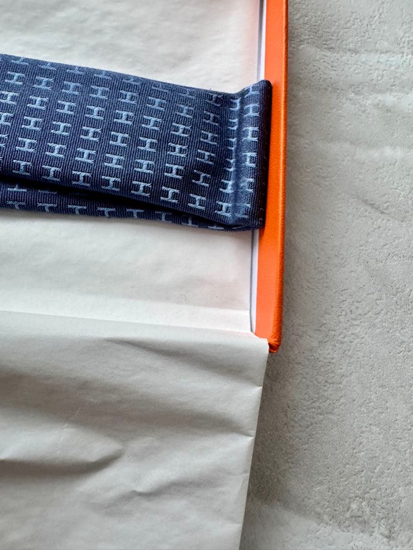 HERMES エルメス　ネイビー Hロゴ シルクネクタイ