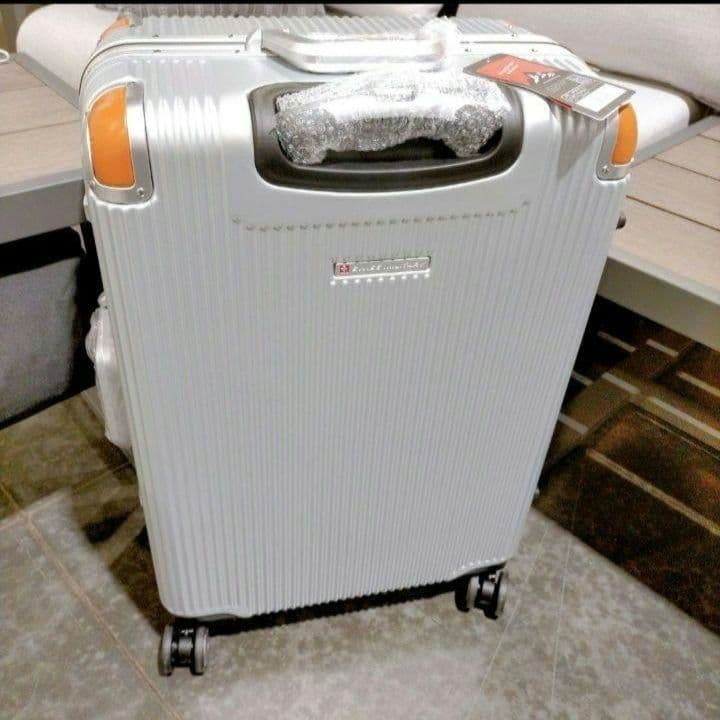 新品 キャリーケース スイスミリタリー シルバー スーツケース 64L