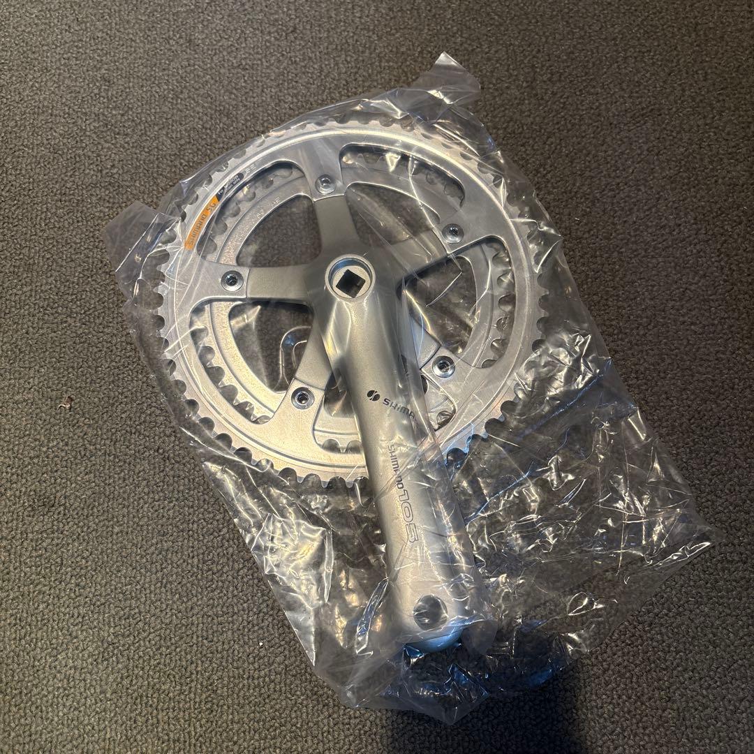 シマノ　フロントチェーンホイール　ボトムブラケット付き