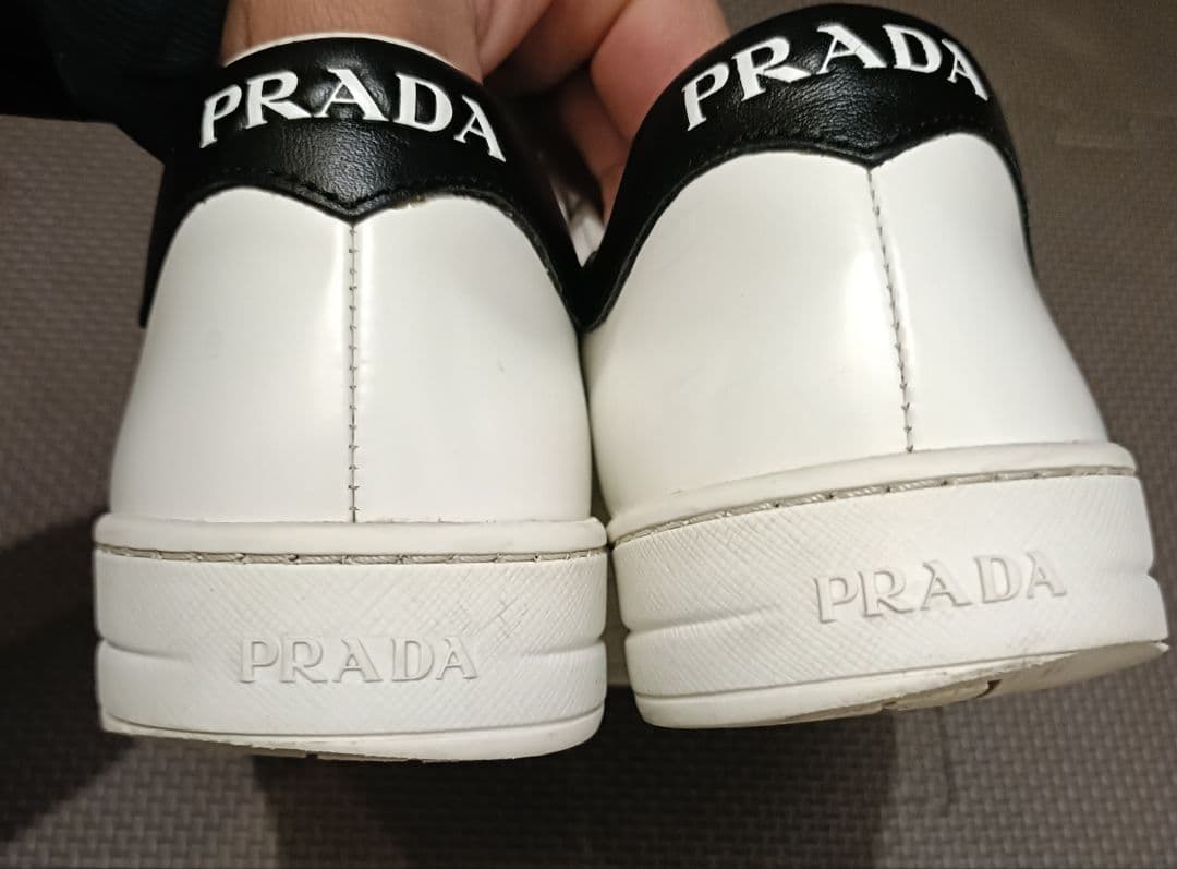 PRADA　プラダ　スニーカー　ローカット　ロゴ　レザー　白　約23.5