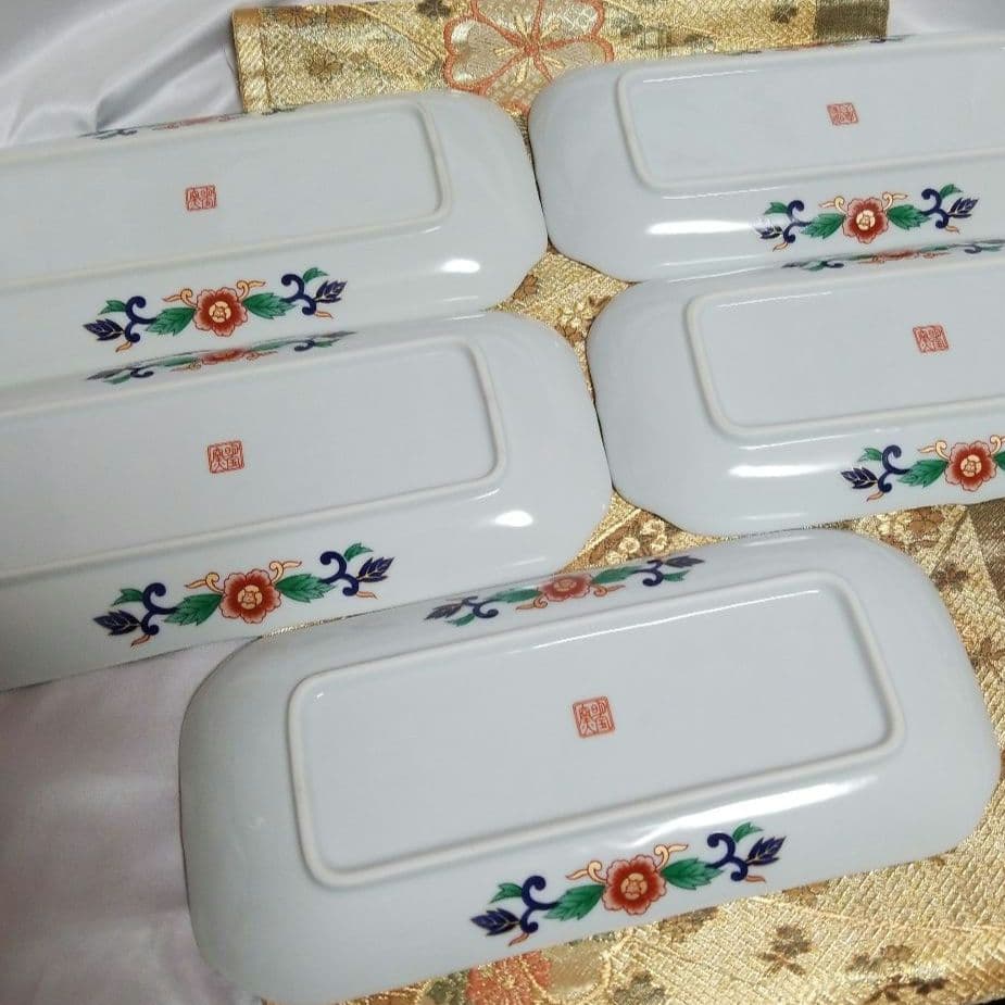 【未使用】　◆ 有田焼 ◆　明宝窯 　染付間取花文　金彩古伊万里 八角長皿揃