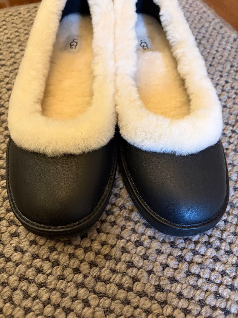 UGG 黒 ムートン中敷き　パンプス　ゾラ