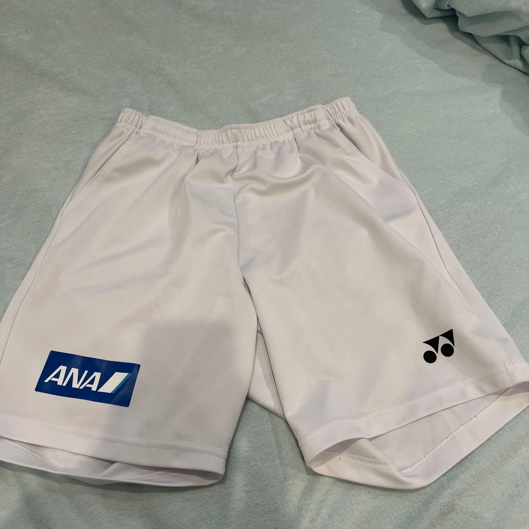 バドミントンヨネックス　ハーフパンツ白　ANAロゴ付き