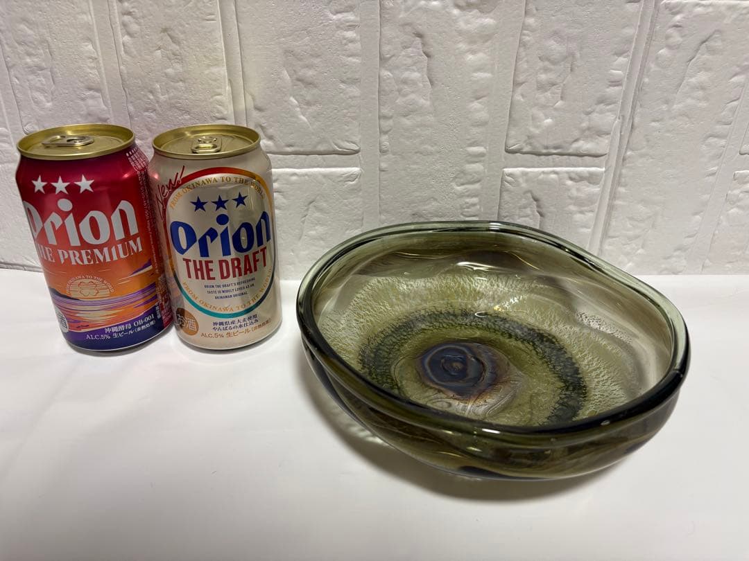 【稲嶺盛吉】琉球ガラス　中皿　黒真珠