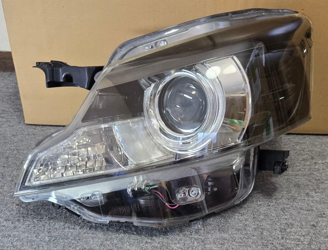 スペーシア 左ヘッドライト