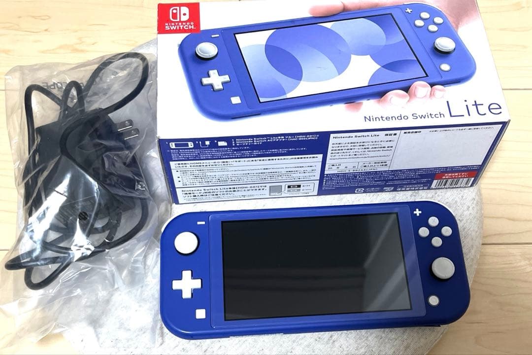 【美品】Nintendo Switch Lite ブルー　箱　充電器付き
