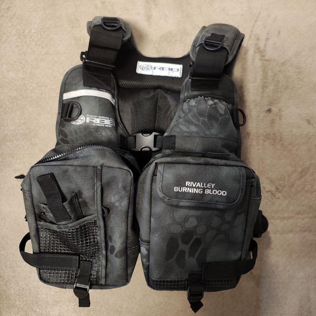 RIVALLEY BURNING BLOOD フィッシングベスト カモフラージュ