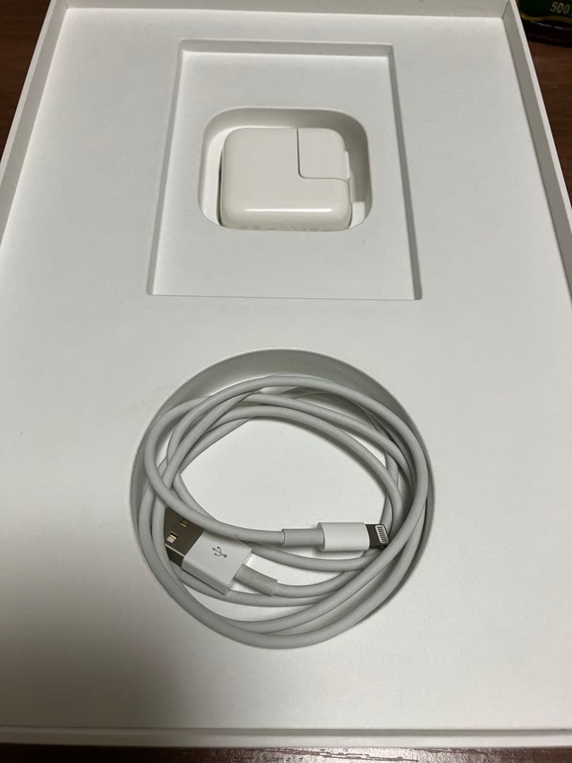 新品同様　iPad 第7世代　128GB ゴールド iPad 本体　付属品あり