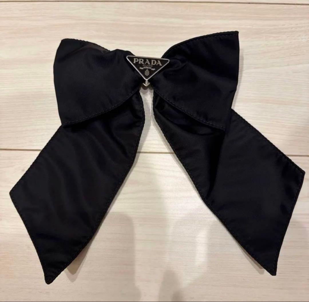 PRADA リボン ヘア クリップ バレッタ Re-Nylon