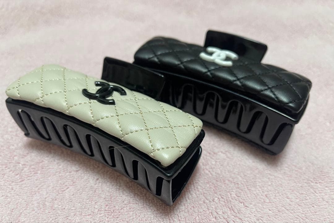 シャネル ヘアクリップノベルティ 2個セット