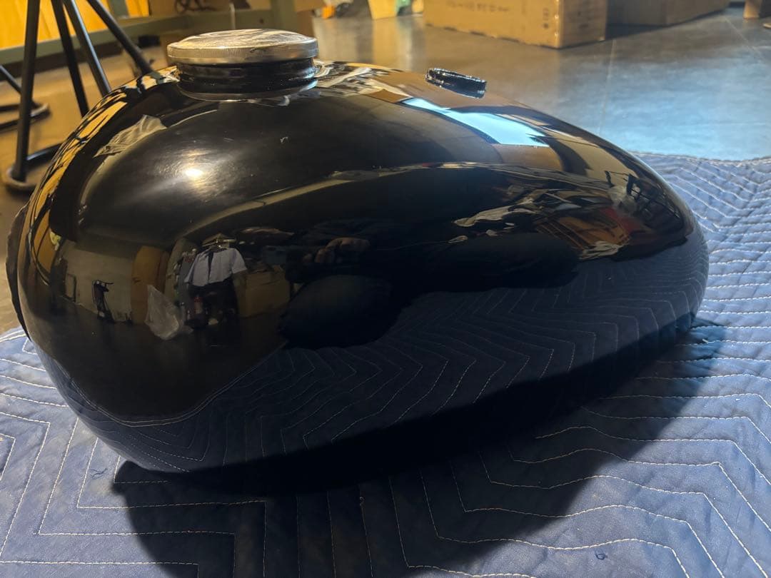 Kawasaki W1 タンク　チョッパー他カスタム素材に