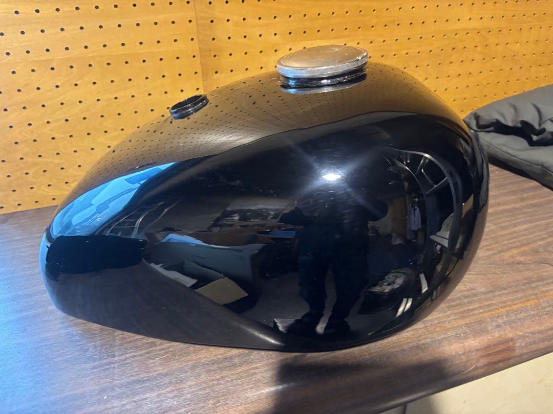 Kawasaki W1 タンク　チョッパー他カスタム素材に