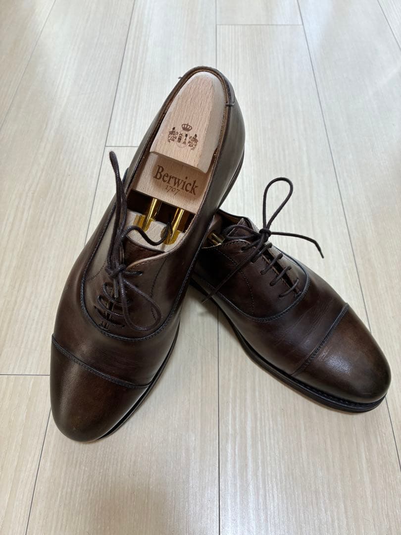 Berwick ブラウン ドレスシューズ
