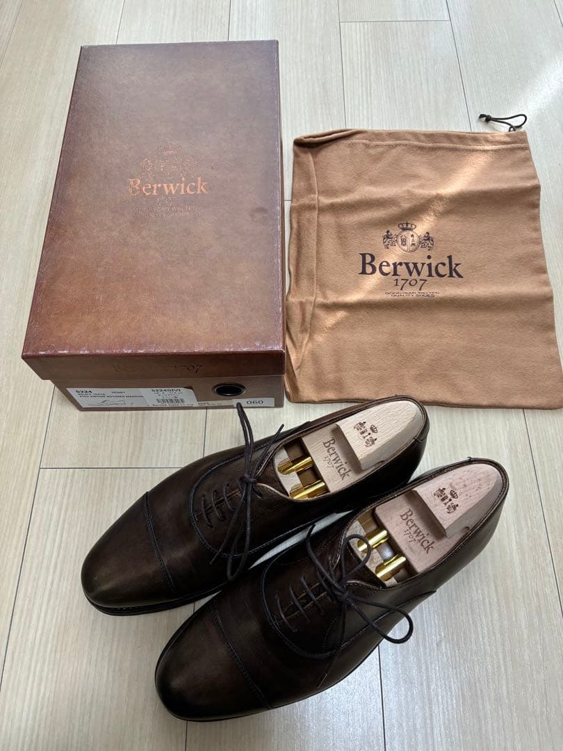 Berwick ブラウン ドレスシューズ