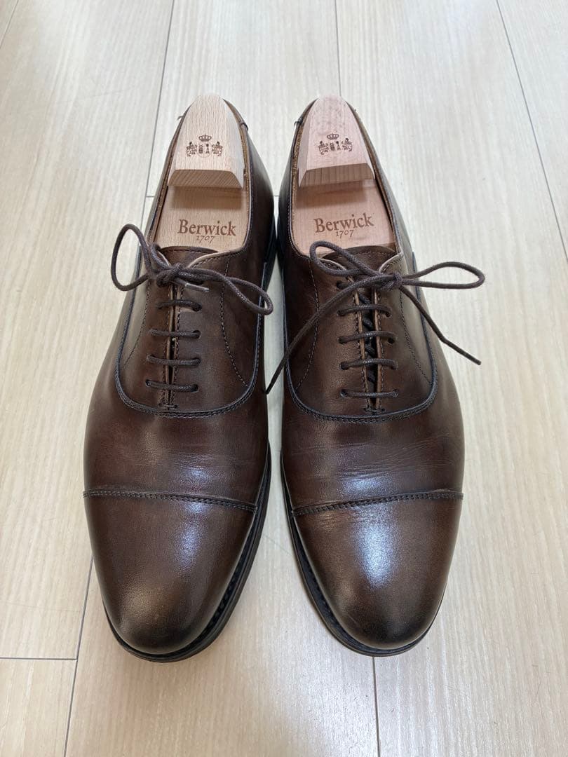 Berwick ブラウン ドレスシューズ