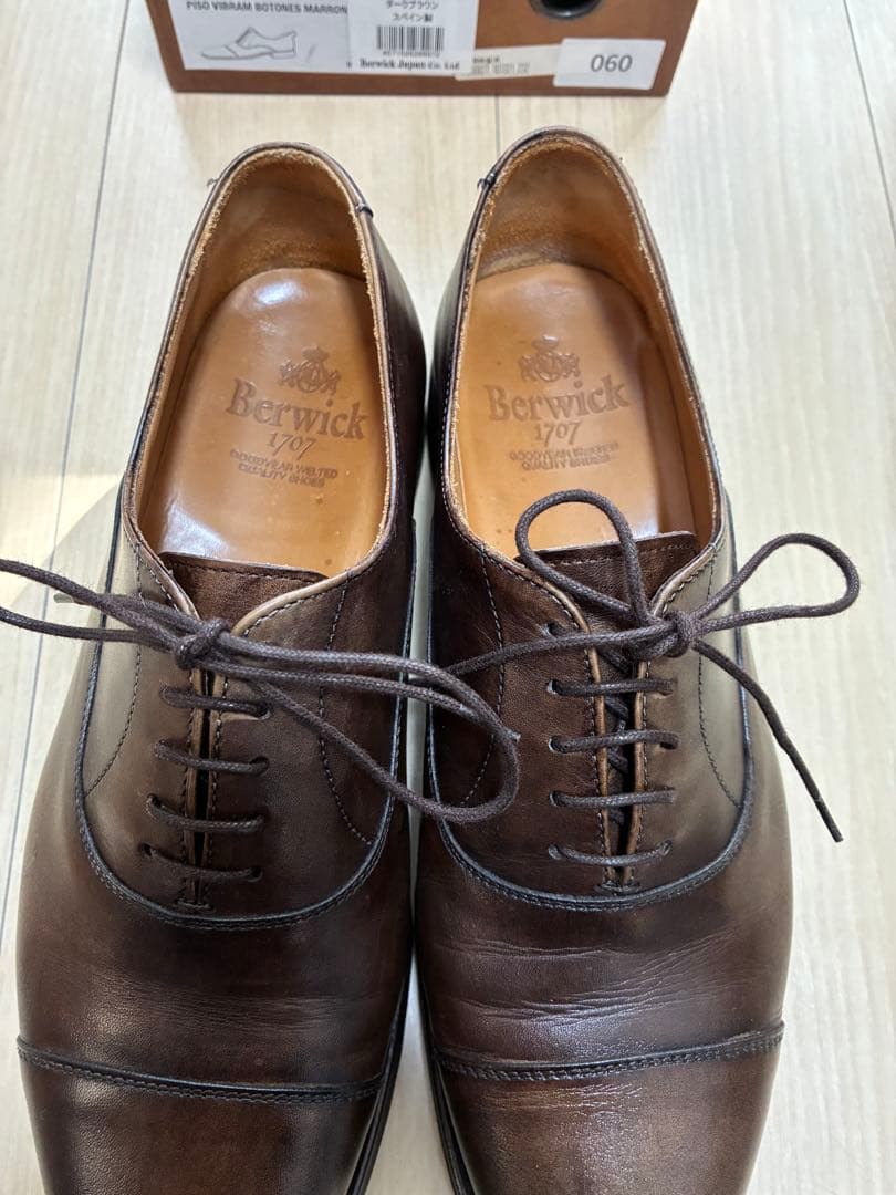 Berwick ブラウン ドレスシューズ