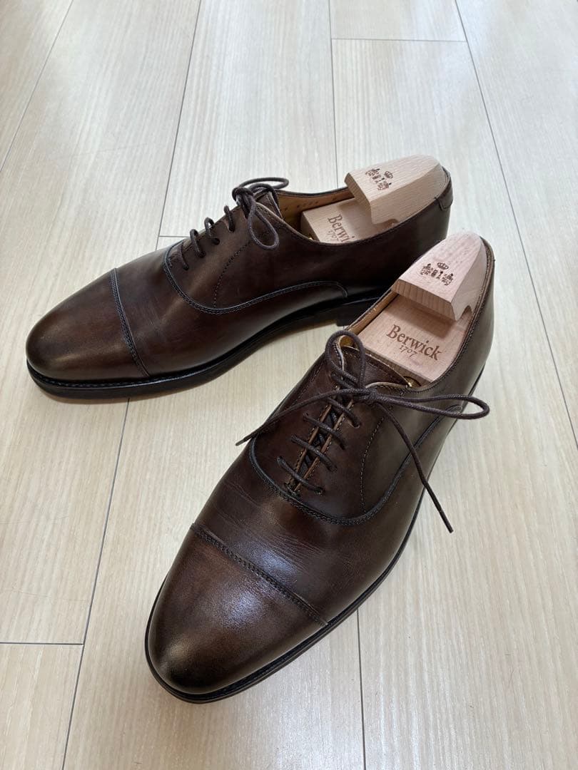 Berwick ブラウン ドレスシューズ