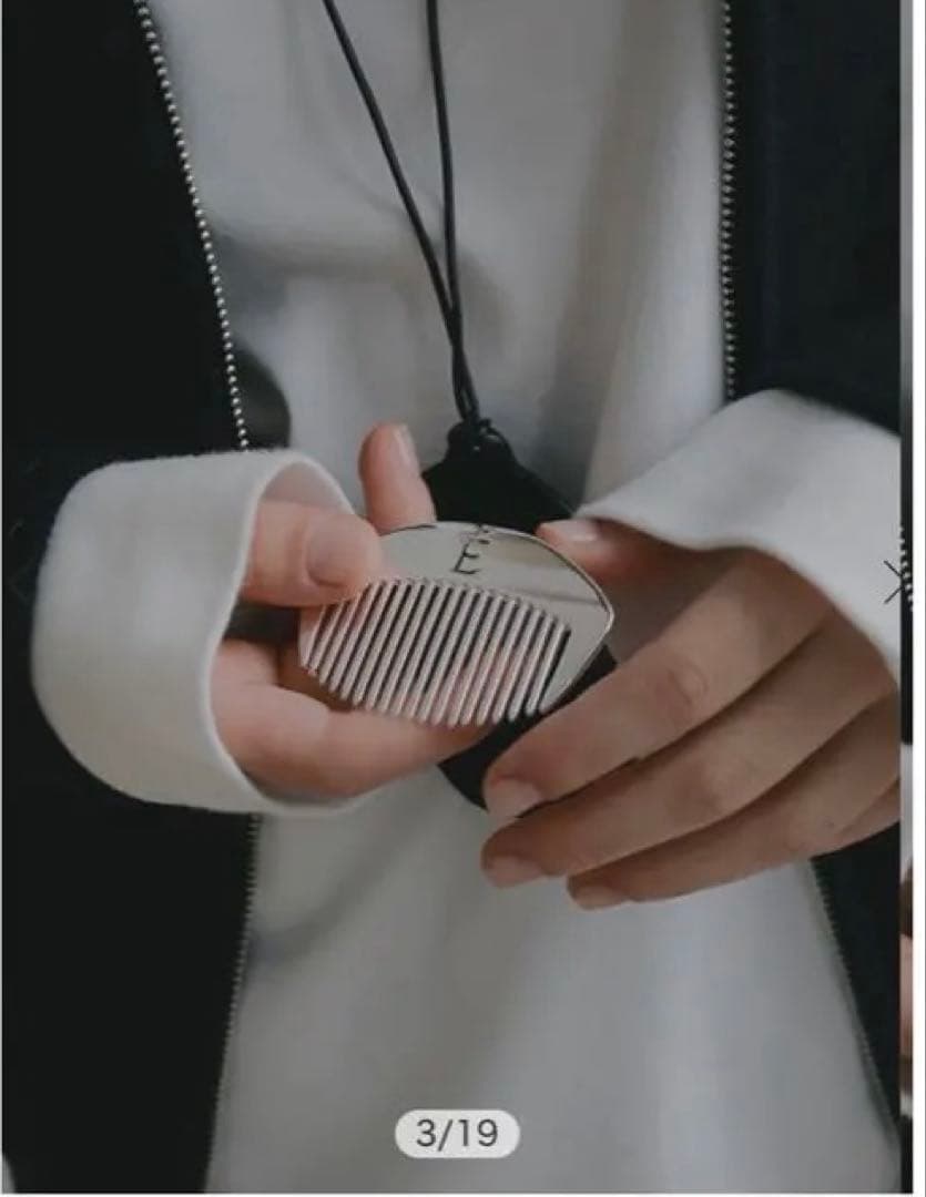 エトレ　ネックコードコームチャーム