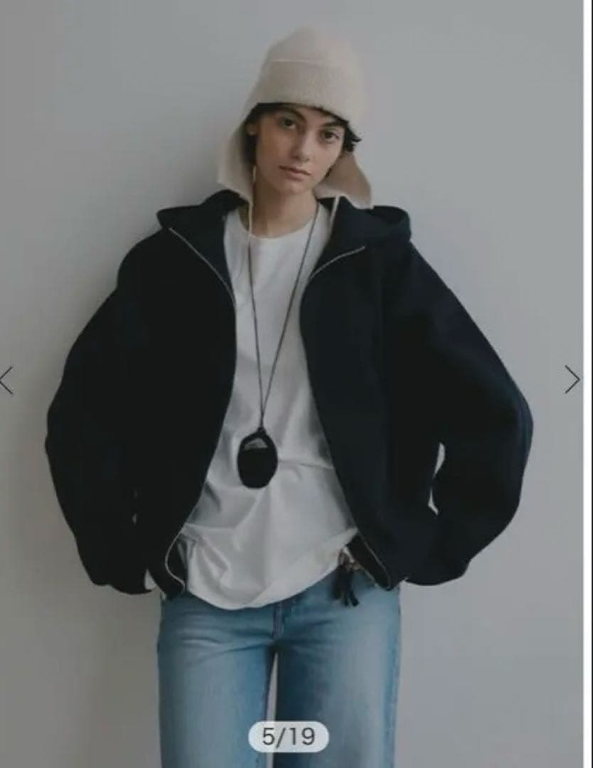 エトレ　ネックコードコームチャーム