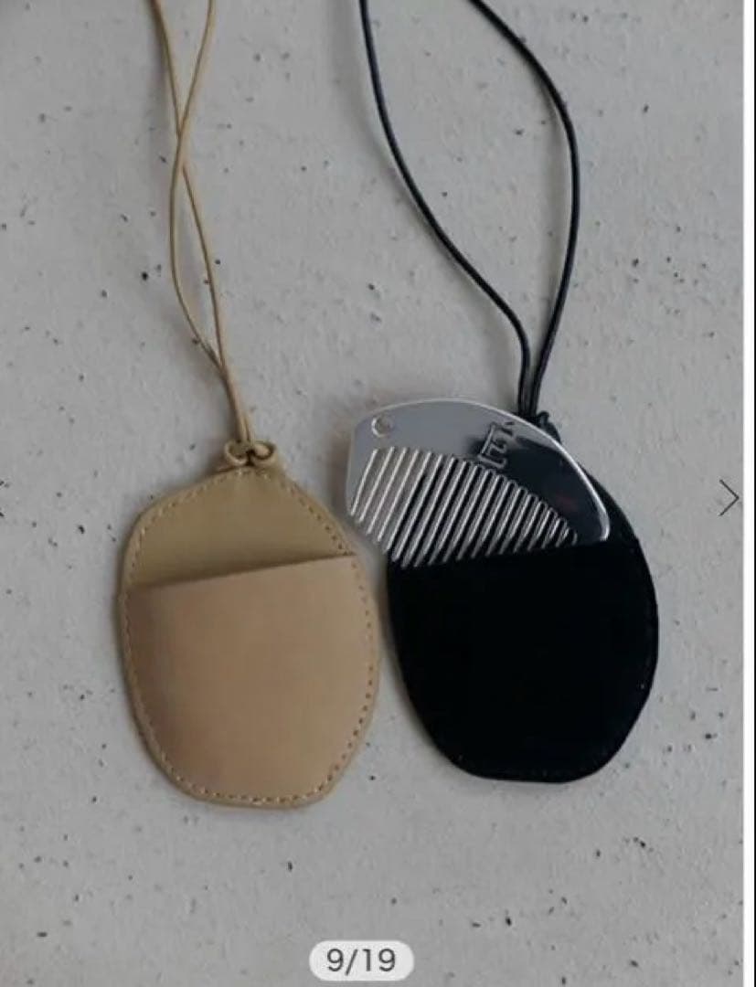 エトレ　ネックコードコームチャーム