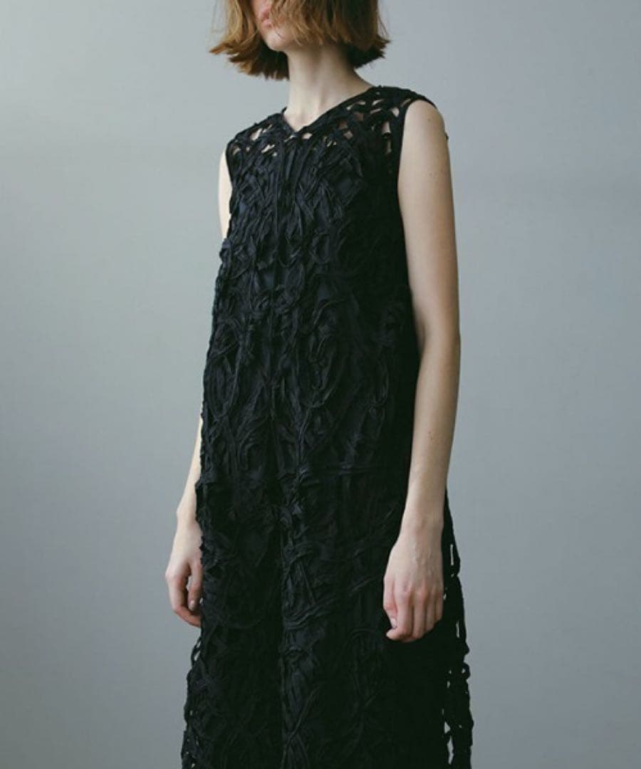 ETRE TOKYO ブレードパターンノースリーブオールインワン