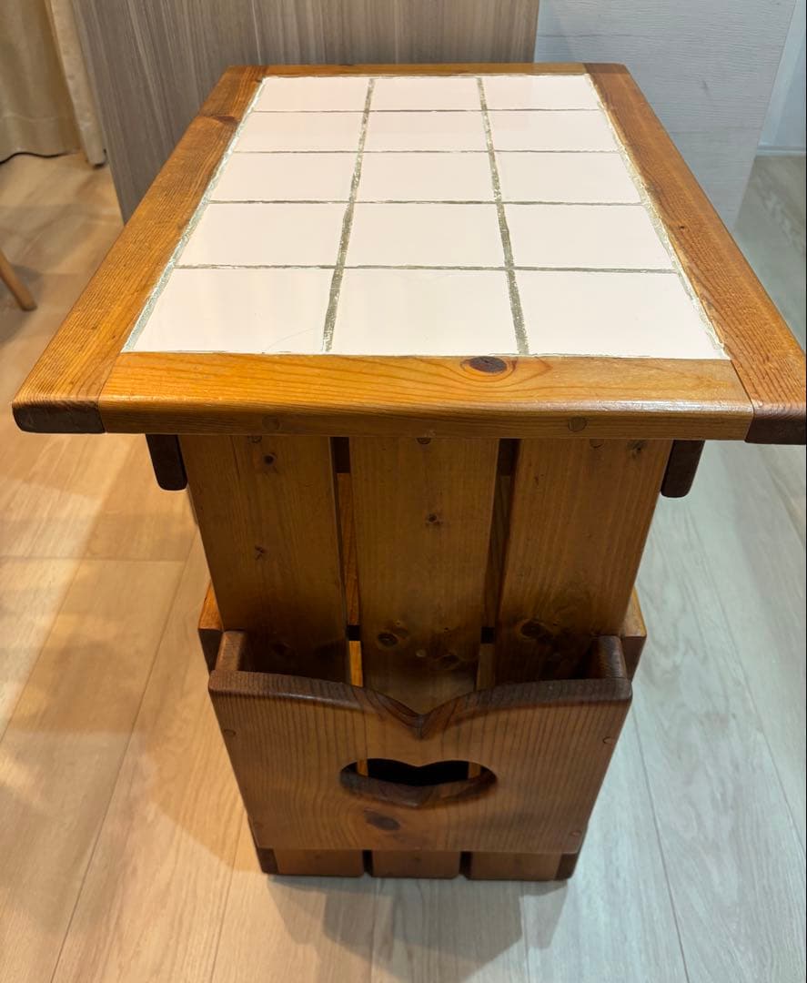 オーダー家具　カントリー家具　ワゴン　キャスター付き　タイル付き　ハート　収納棚